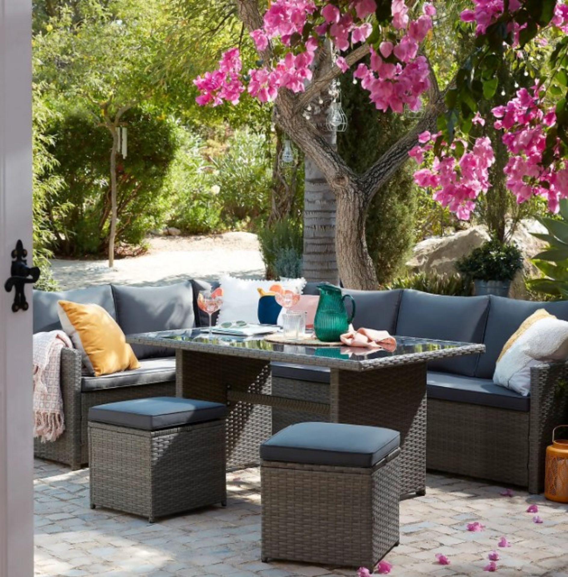 (17/P) RRP £850. Matara Grey Rattan Corner Garden Sofa Set. Ideal For Both Indoor And Outdoor Use... - Image 6 of 7