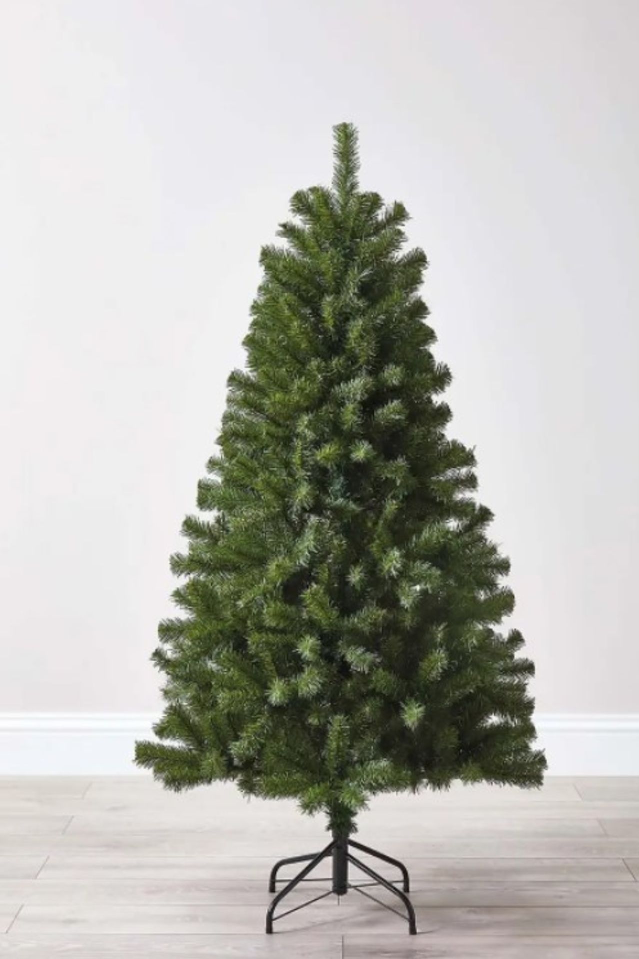 (64/5H) 3x Items. 1x 7ft Sierra Pine Pre Decorated Artificial Tree Unlit RRP £150. 1x 5ft Evergre... - Image 3 of 5