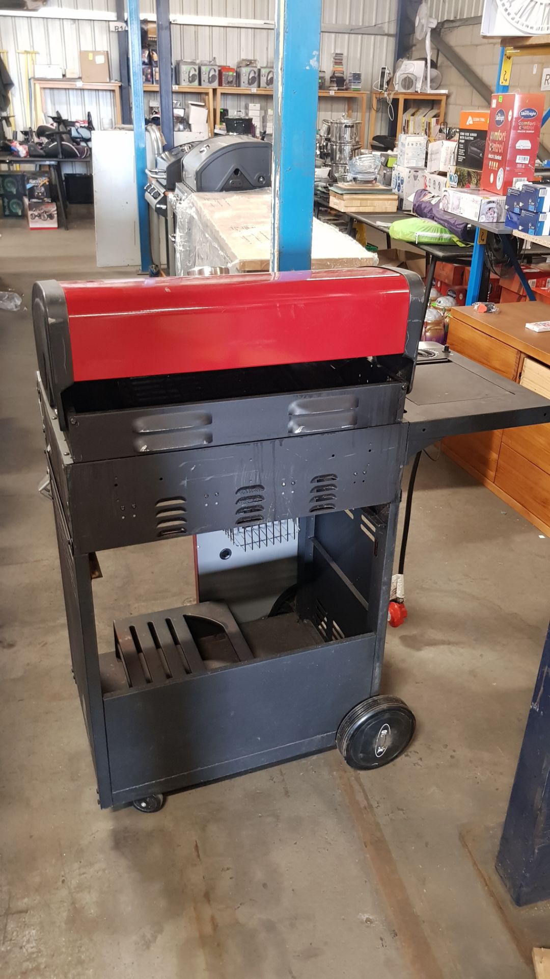 (31/P) RRP £520. Outback Saturn Hybrid 4 Burner Gas BBQ Red. Removable Multi Cooking Surface. Sid... - Image 3 of 5