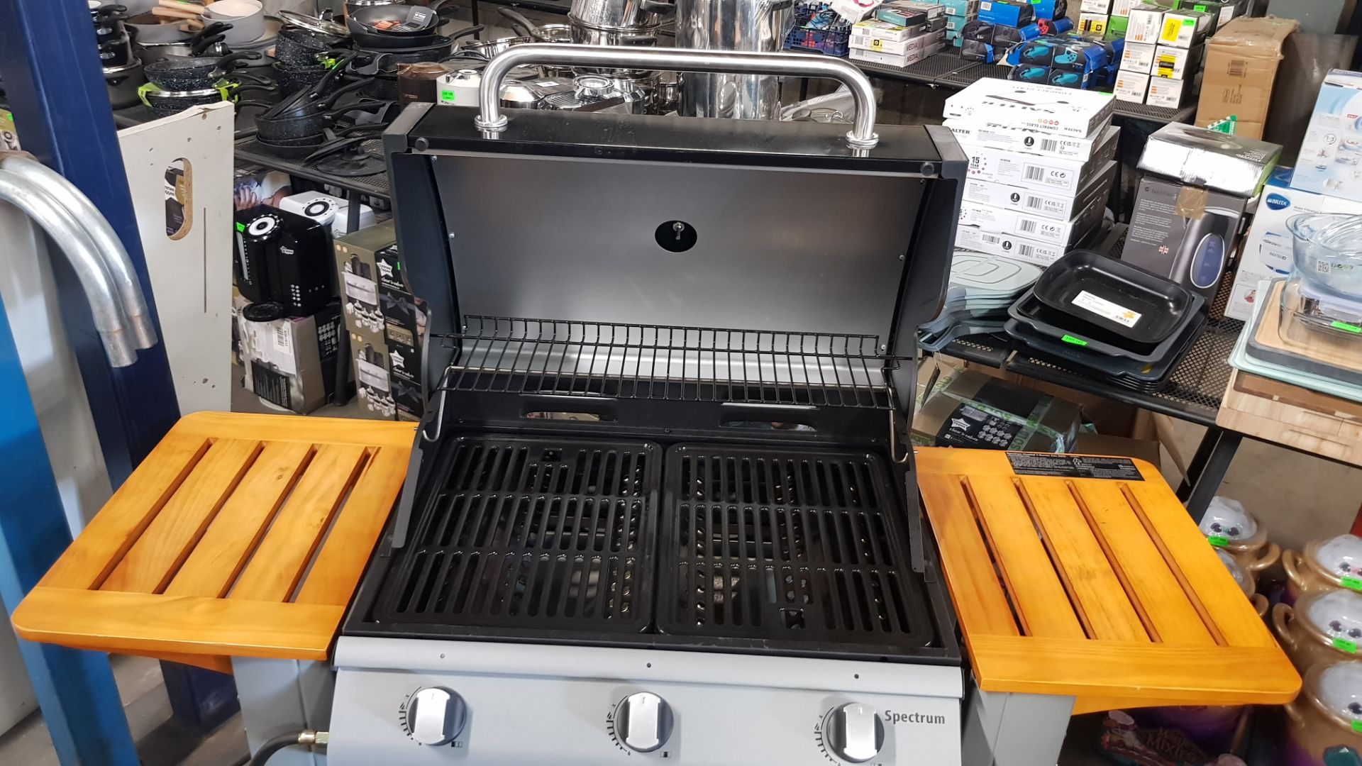 (33/Pallet) RRP £400. Outback Spectrum Hybrid 3 Burner Gas BBQ. Unit Has Heat Gauge, Two Timber S... - Image 10 of 13