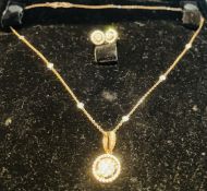 Beautiful 2.08 Carat Diamond Necklace and Earrings set with 18k gold