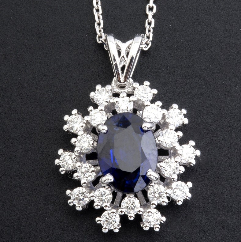 Certificated 18K White Gold Diamond & Sapphire Pendant / Total 1.77 ct - Image 4 of 9