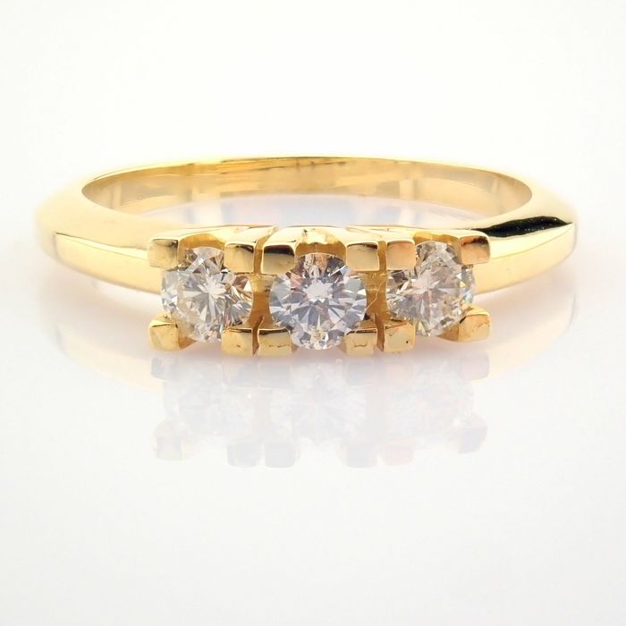Certificated 14K Yellow Gold Diamond Ring / Total 0.41 ct