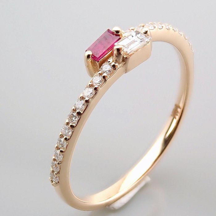 Certificated 14K Rose/Pink Gold Diamond Ring / Total 0.18 ct - Image 8 of 14