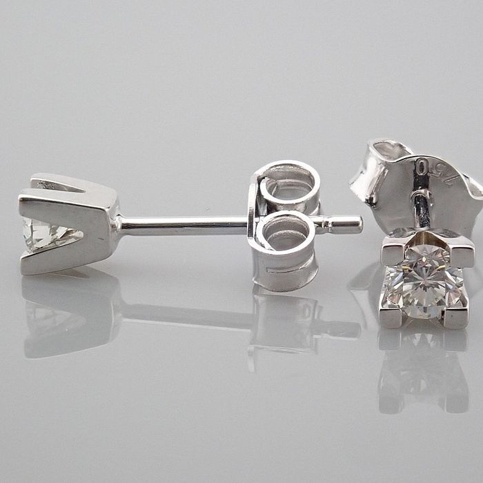 Certificated 18K White Gold Diamond Earring / Total 0.28 ct - Image 3 of 8