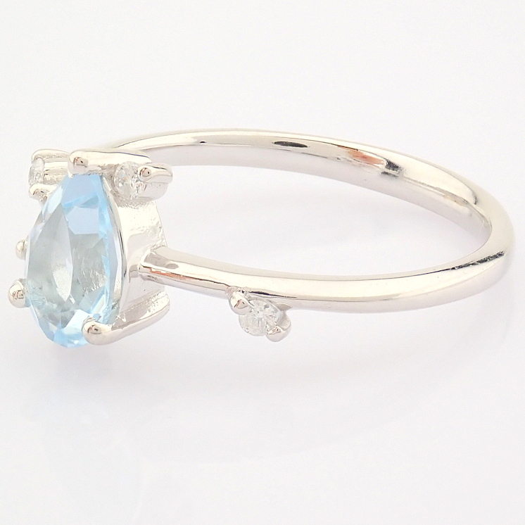 Certificated 14K White Gold Diamond & Swiss Blue Topaz Ring / Total 0.87 ct