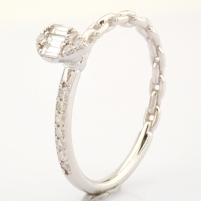 Certificated 14K White Gold Diamond Ring / Total 0.15 ct - Image 2 of 9