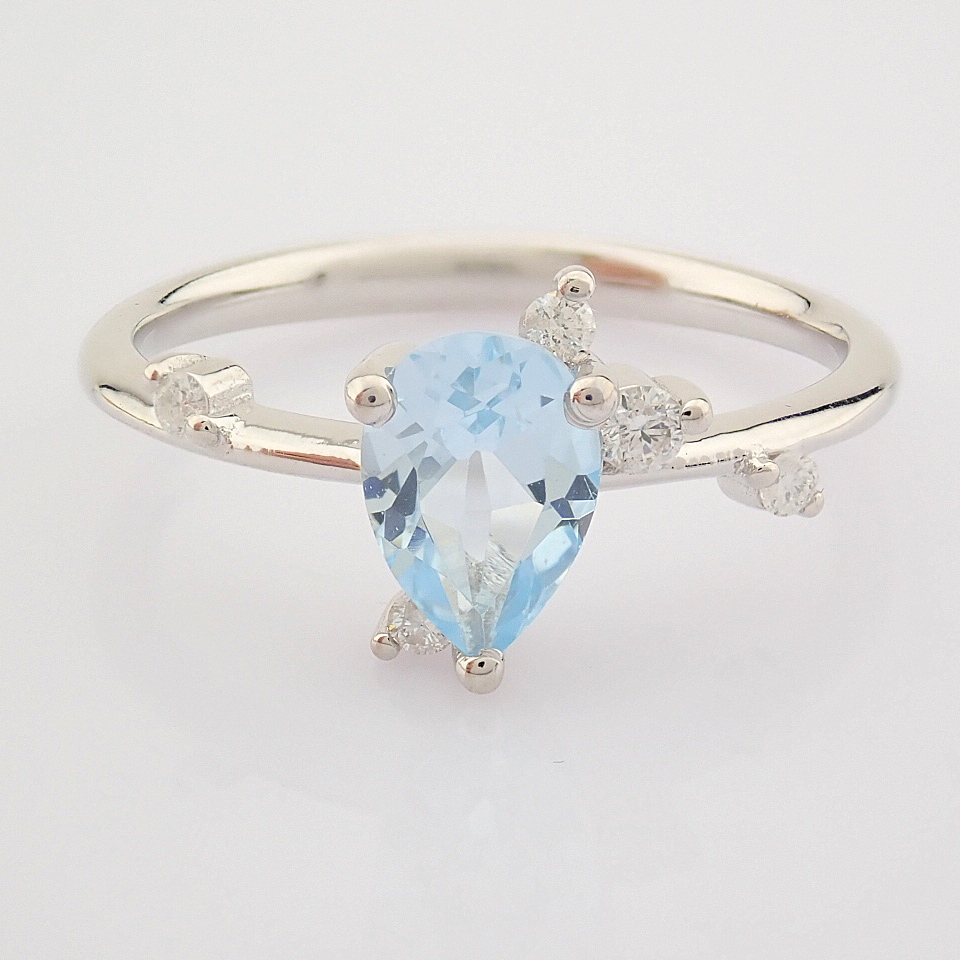 Certificated 14K White Gold Diamond & Swiss Blue Topaz Ring / Total 0.87 ct - Image 2 of 10