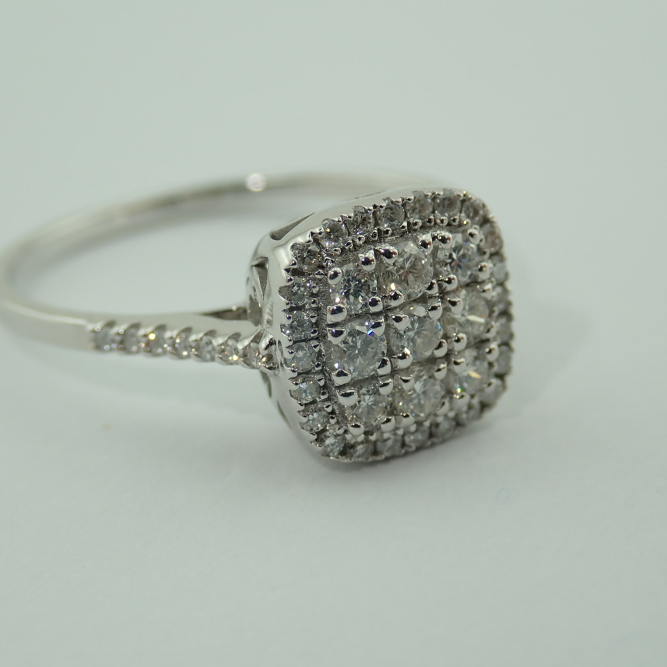 Certificated 14K White Gold Diamond Ring / Total 0.37 ct - Image 4 of 6
