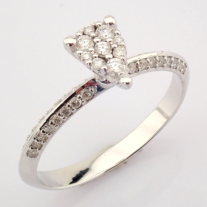 Certificated 14K White Gold Diamond Ring / Total 0.25 ct