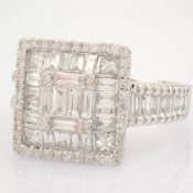 IDL Certificated 14K White Gold Baguette Diamond & Diamond Ring (Total 1.38 ct Stone)