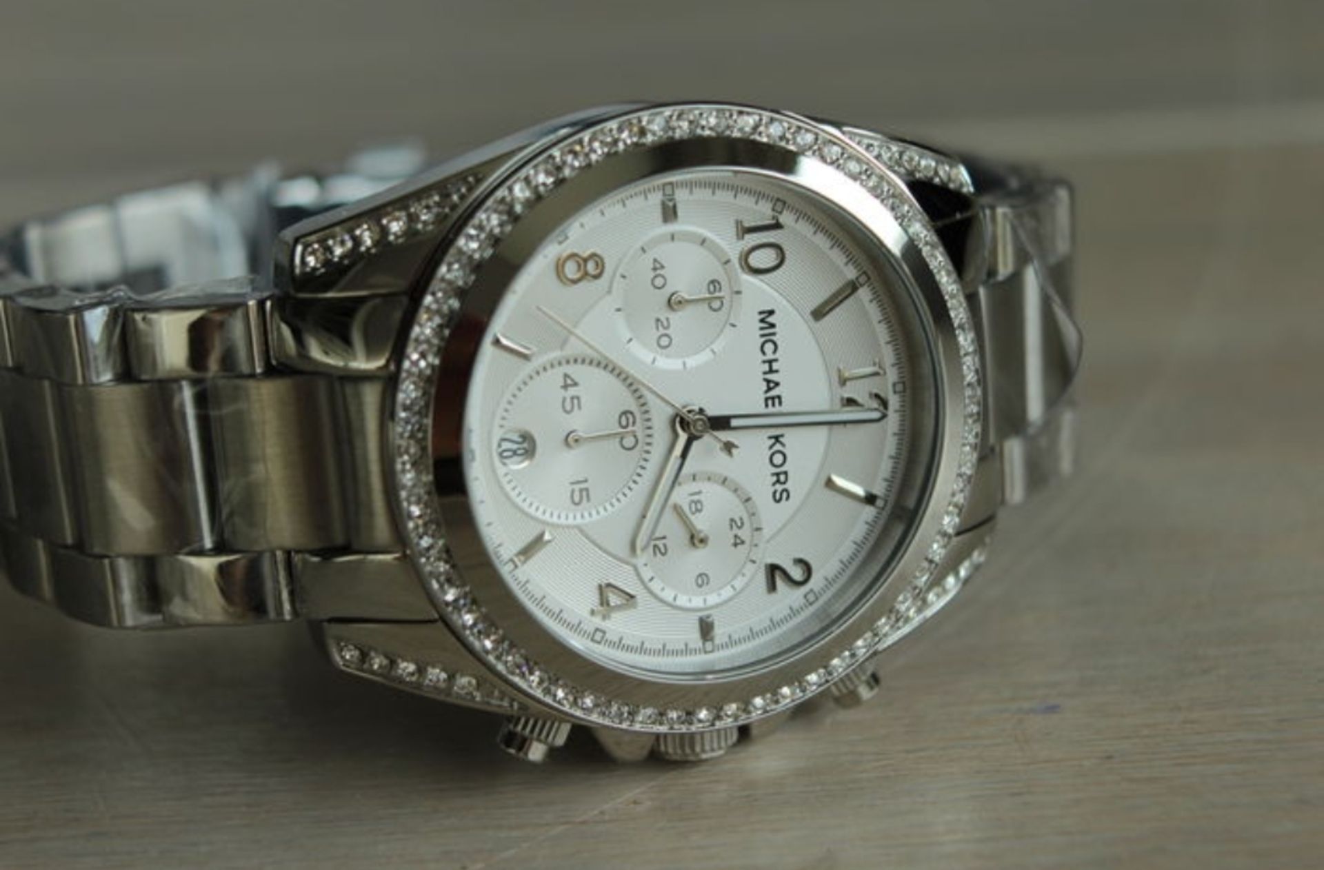 Michael Kors Mk5165 Women's Silver Bracelet Chronograph Quartz Watch - Image 4 of 9