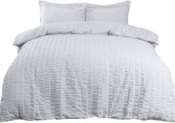 Highams Seersucker Duvet Set King Size. RRP £25.99 - GRADE U