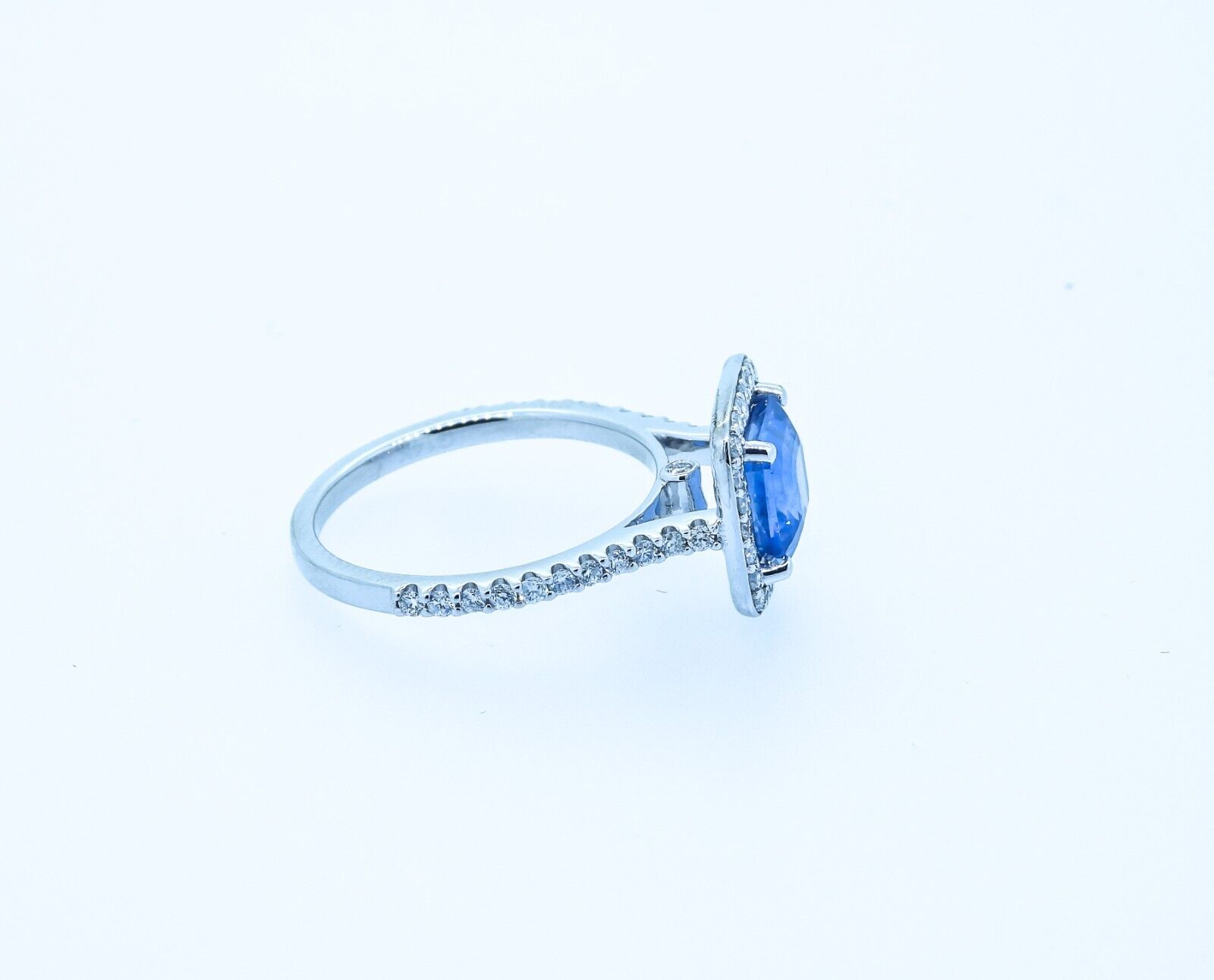 GIA Certified 2.23ct Blue Colour Change VS Untreated Sapphire & Diamonds Ring - Image 3 of 6