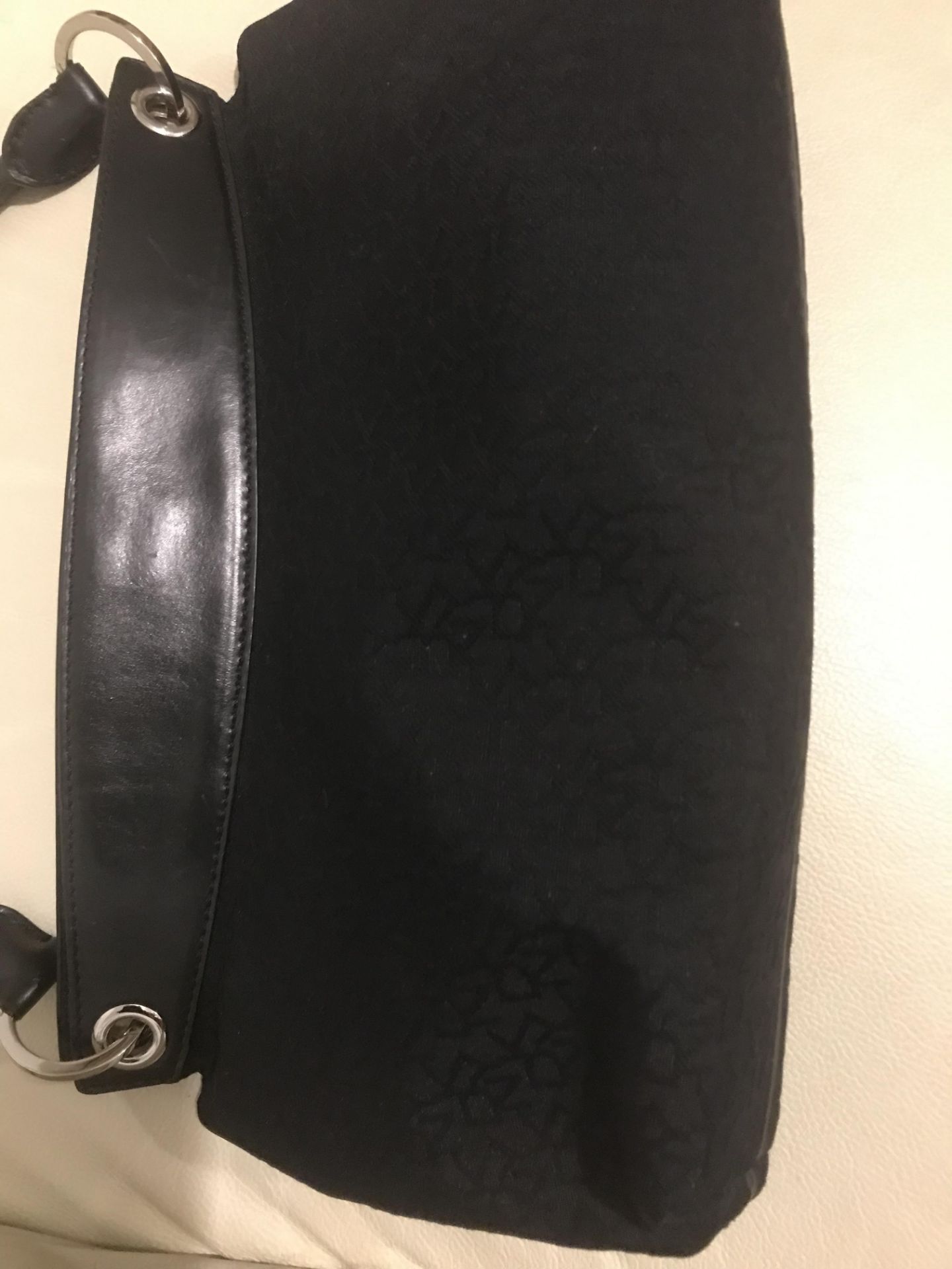 DKNY Logo Shoulder Handbag magnetic closure - Image 2 of 5