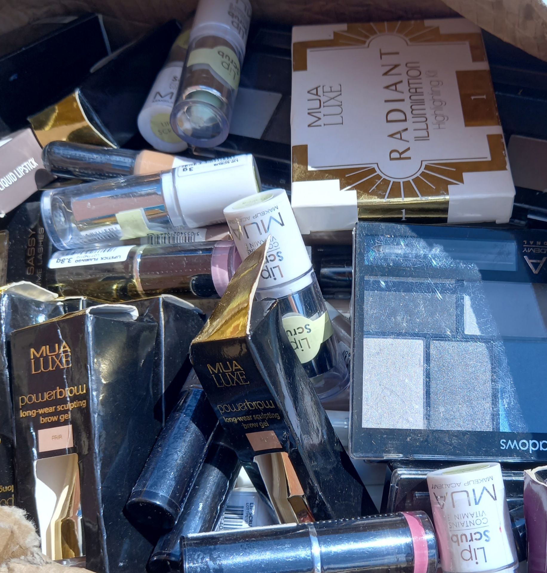 Brand new Mixed make up lot 50 pieces