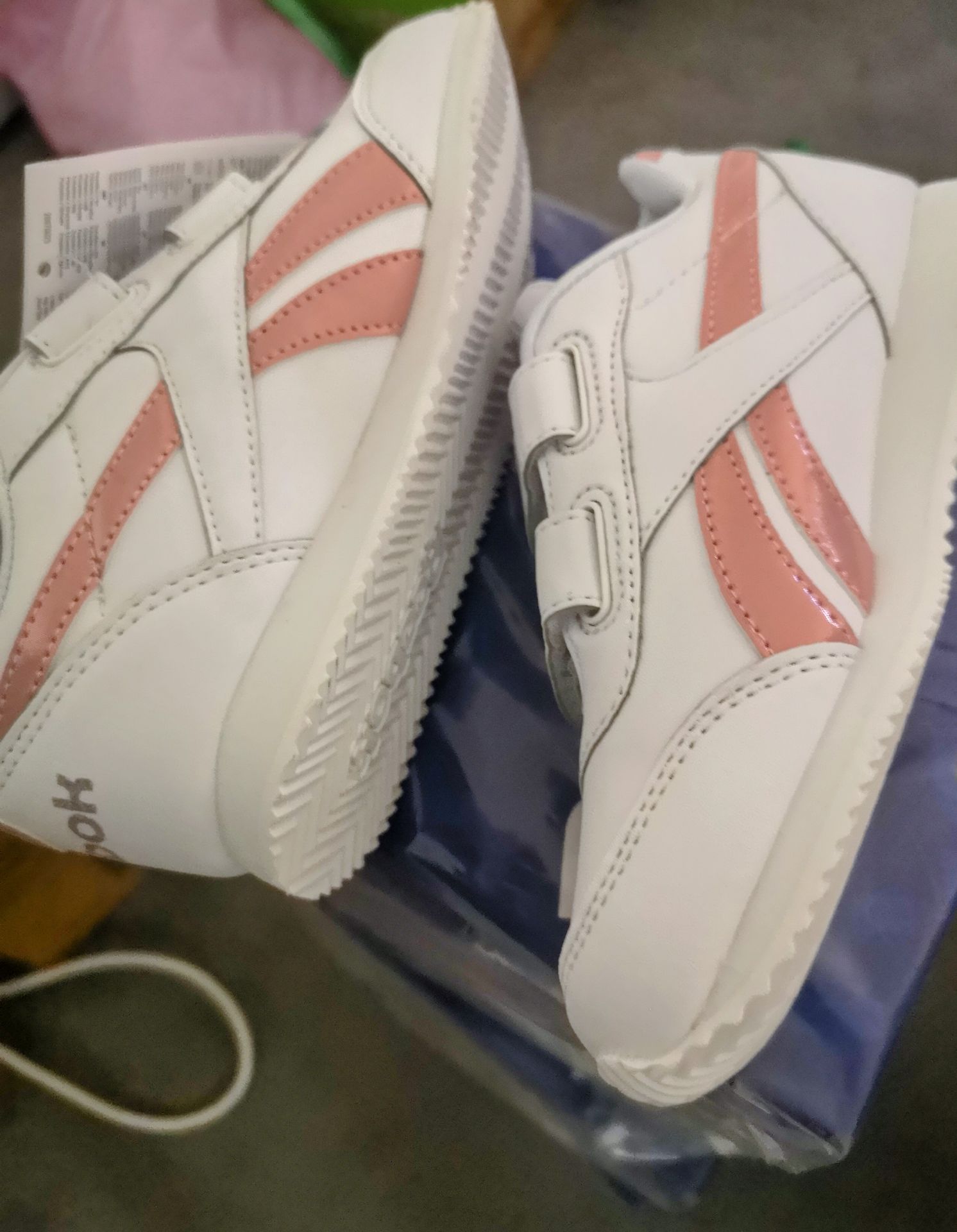 2 X BRAND NEW CHILDRENS REEBOK ROYAL WHITE CLASSIC TRAINERS SIZE INFANT 12 - Image 2 of 4