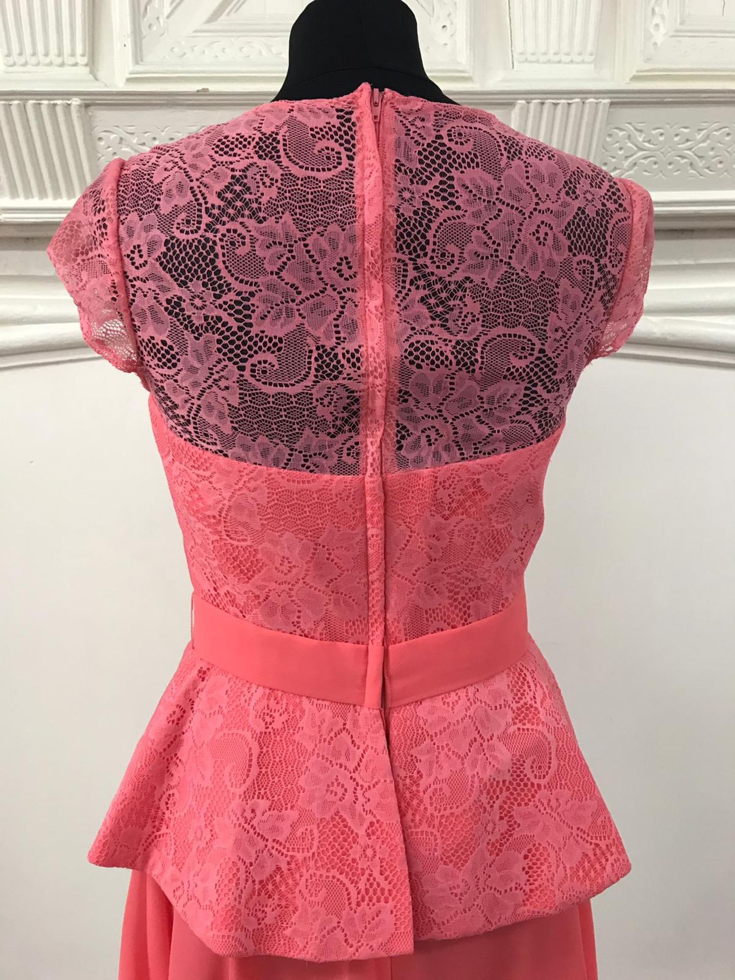 Short Coral Dress Size 6 Lace top - Image 3 of 4