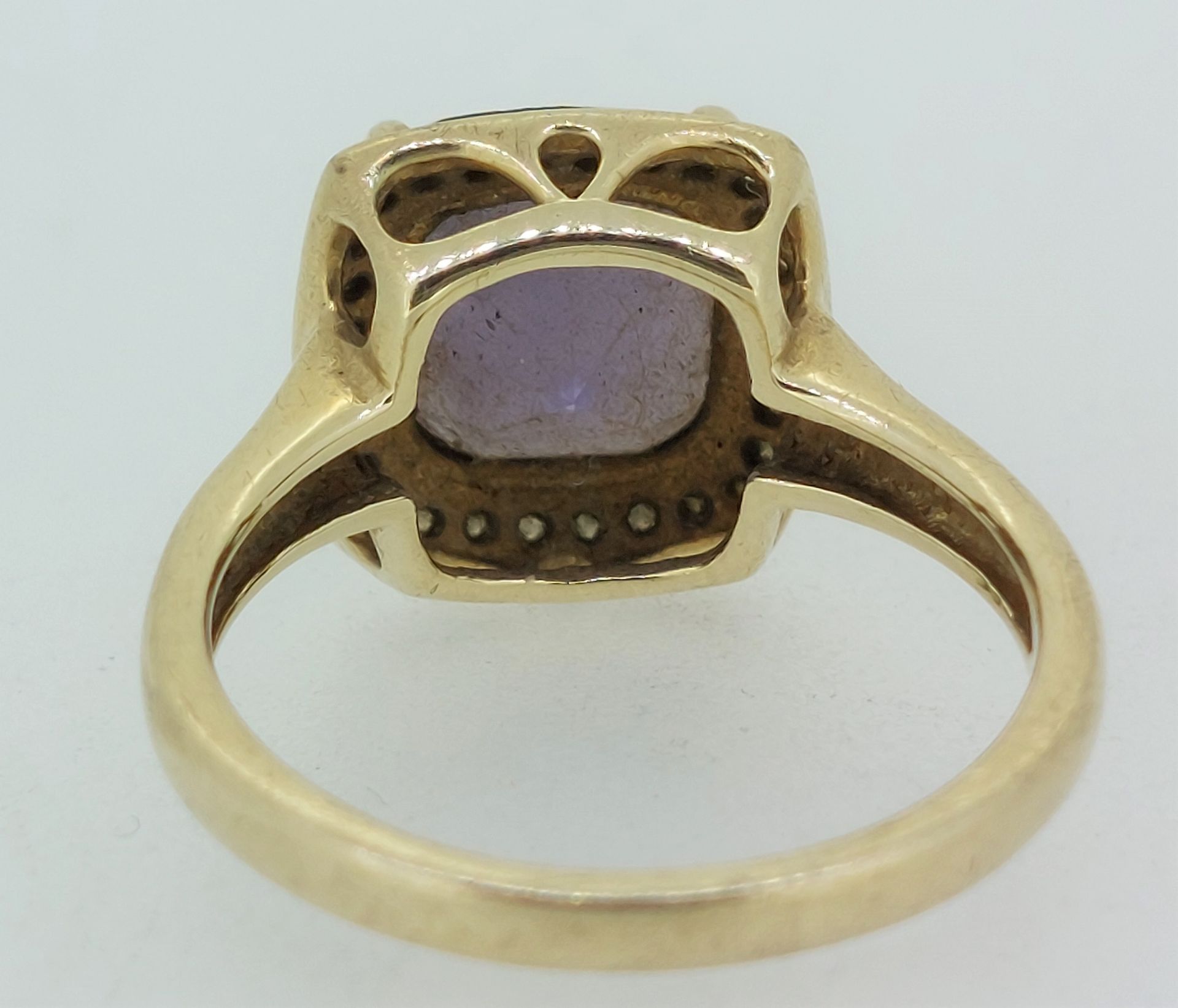 9ct Yellow Gold (375) Amethyst and Diamond Ring - Image 5 of 5