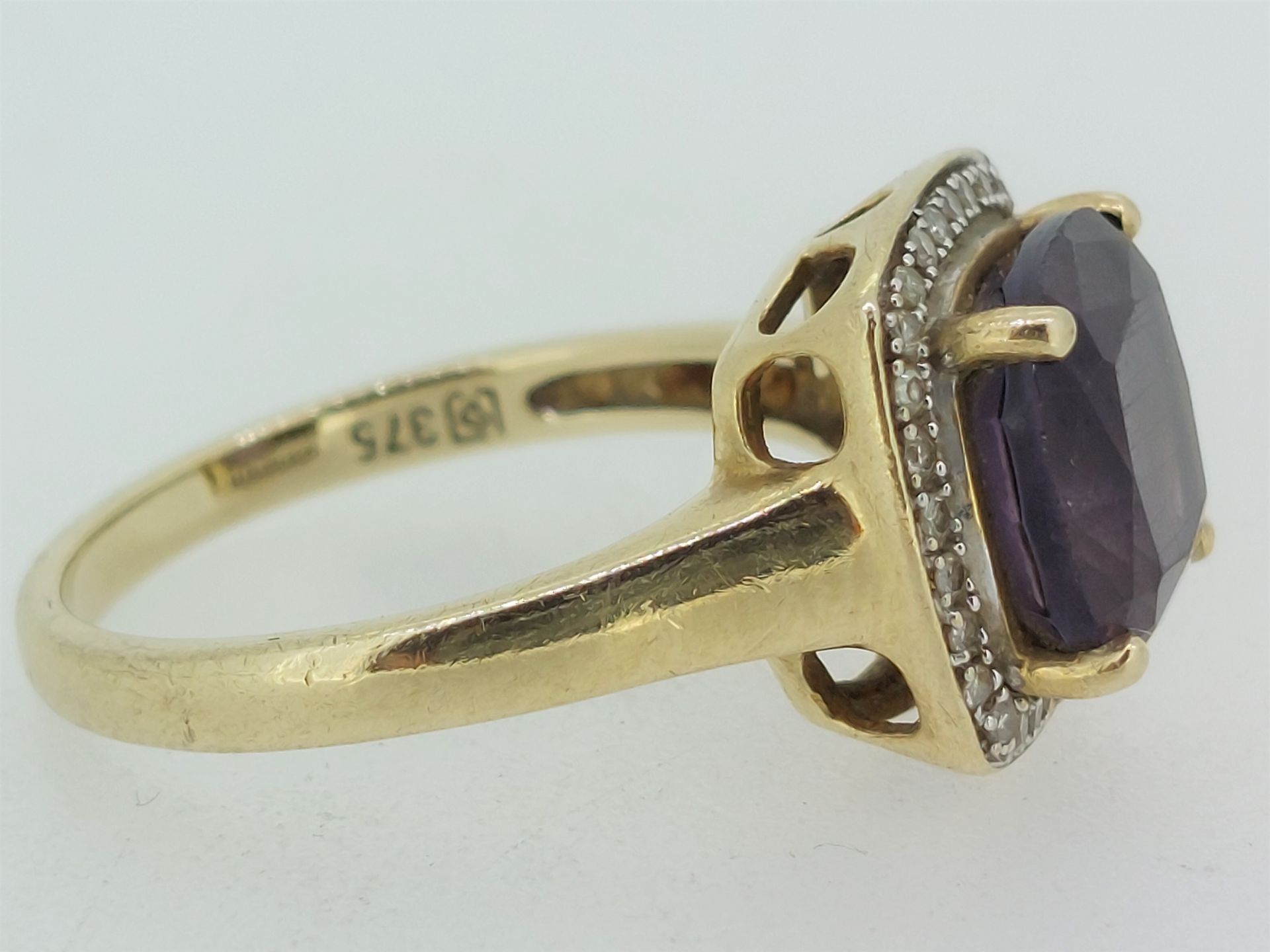 9ct Yellow Gold (375) Amethyst and Diamond Ring