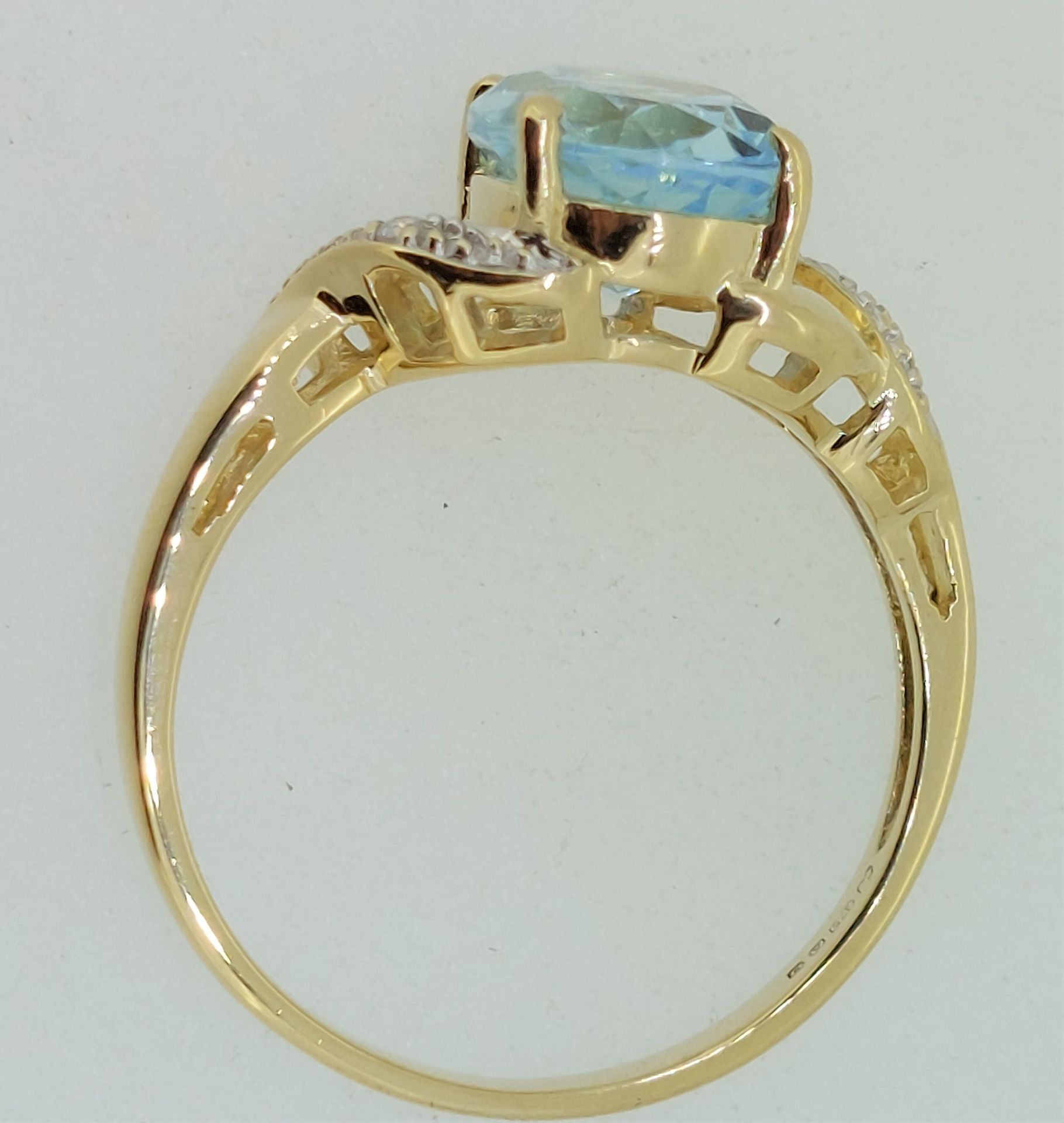 9ct Yellow Gold (375) Blue Topaz & Diamond Dress Ring - Image 7 of 9