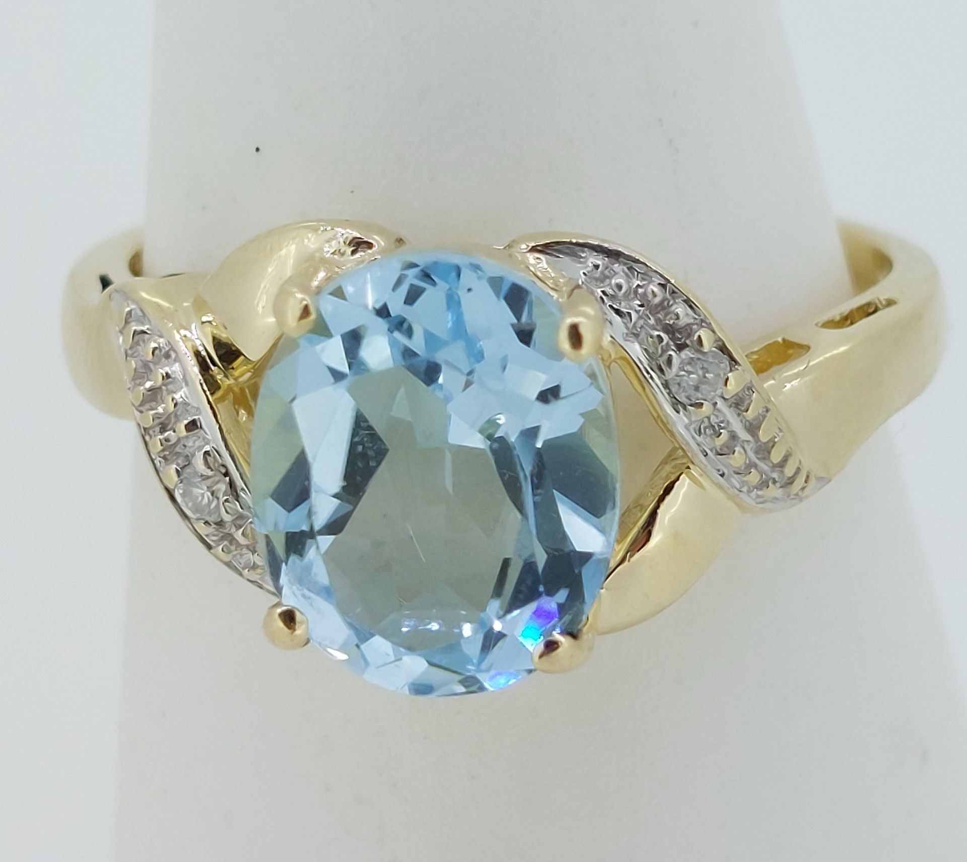 9ct Yellow Gold (375) Blue Topaz & Diamond Dress Ring - Image 8 of 9