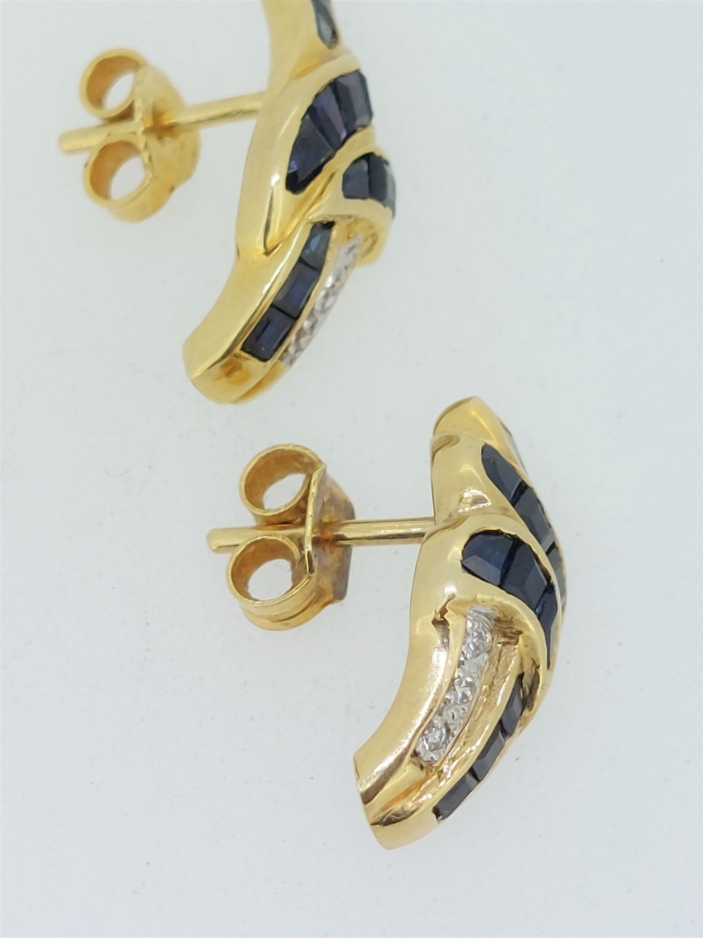 14ct Yellow Gold (585) Sapphire Stud Earrings - Image 2 of 3