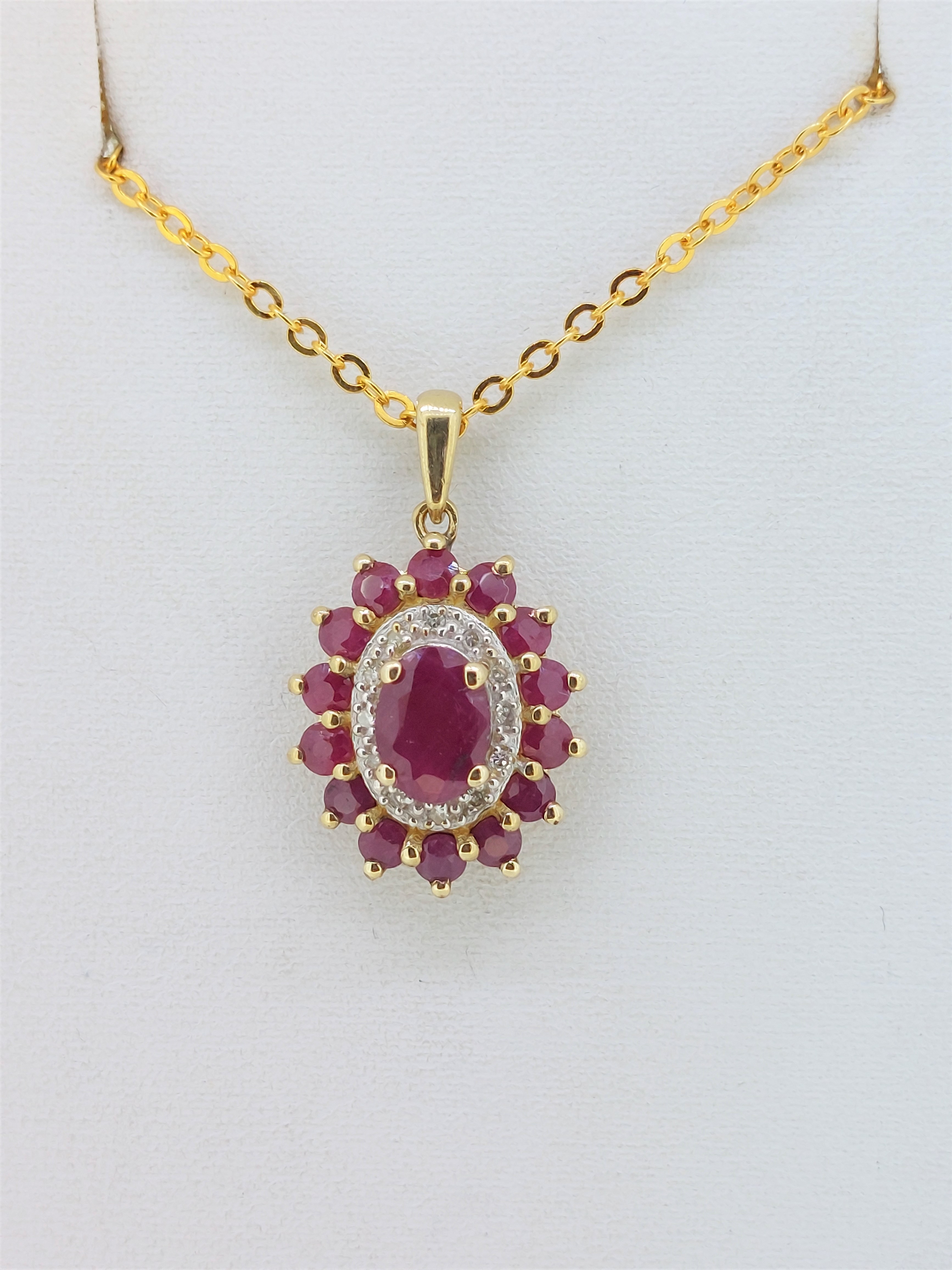 9ct (375) Yellow Gold Ruby & Diamond Cluster Pendant - Image 2 of 5