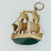 Yellow Gold Sailing Ship/Boat Charm Pendant with Green Agate