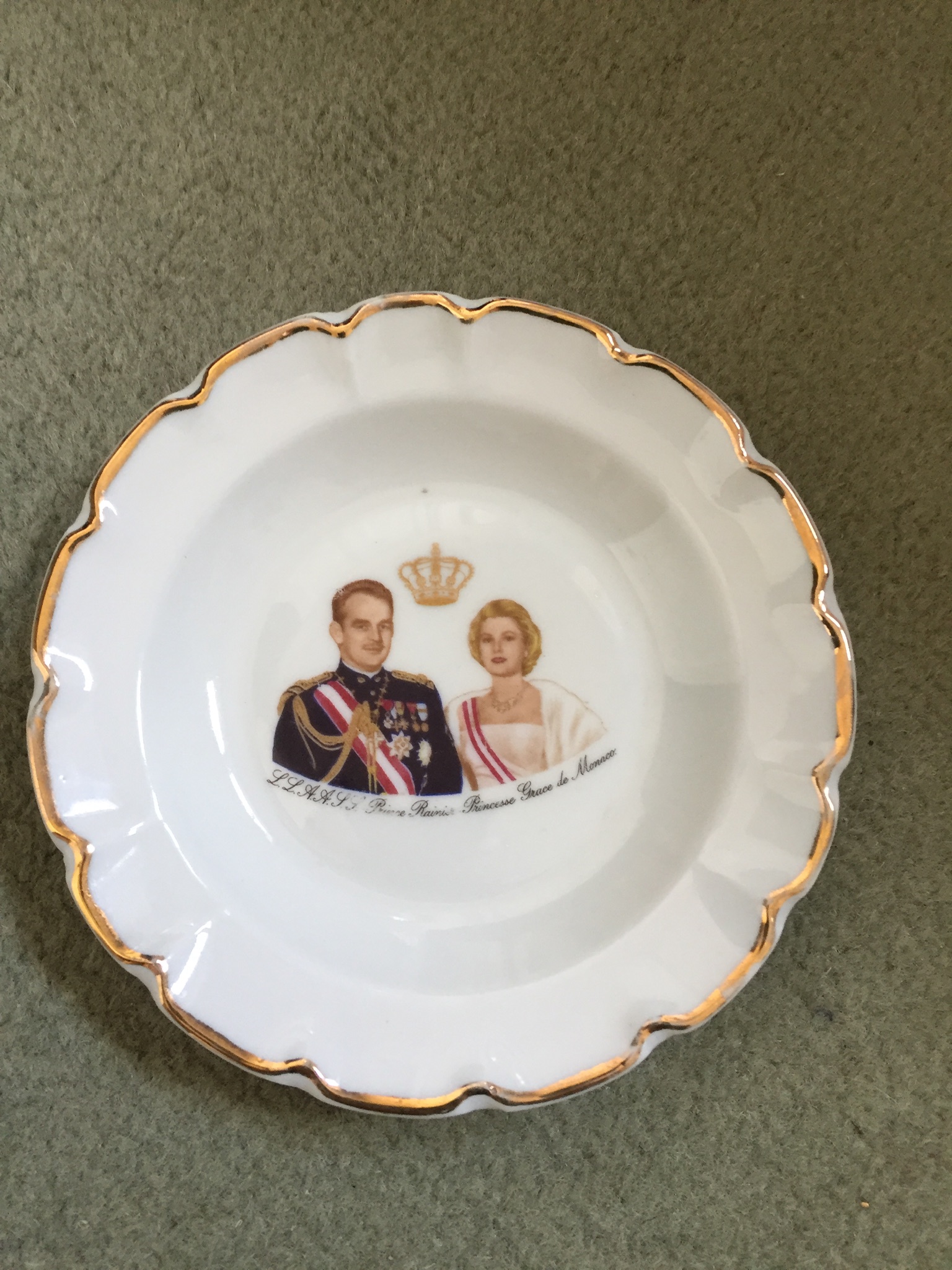 Princess Grace, Prince Ranier Commemorative Ashtray - Image 2 of 2