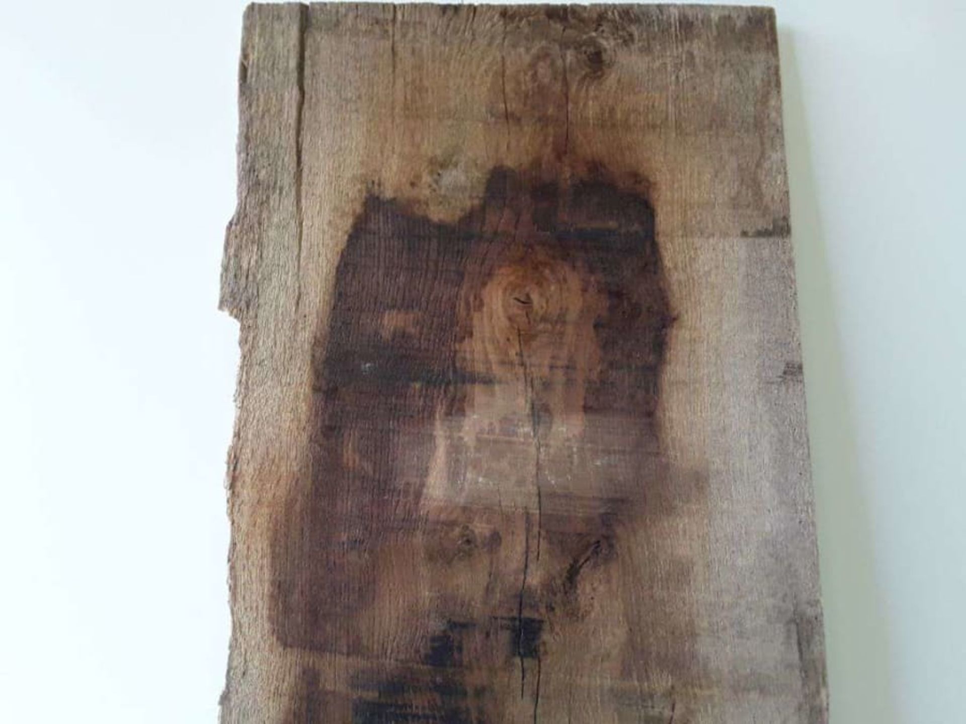 1 x Hardwood Air Dried Sawn Timber Waney Edge / Live Edge English Oak Board / Plank - Image 5 of 7