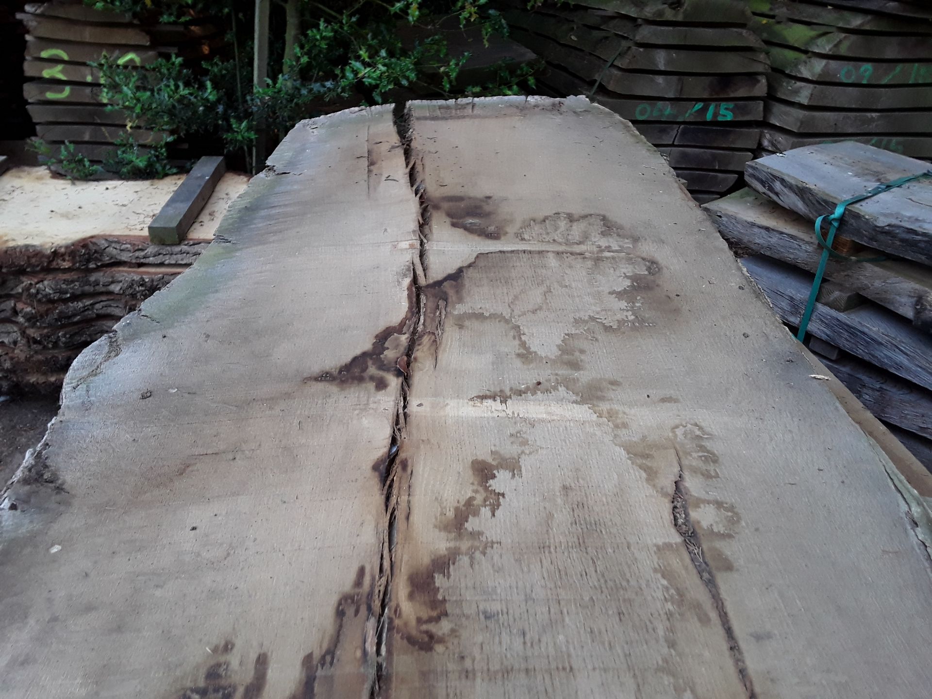 1 x Hardwood Air Dried Sawn Rustic Timber Waney Edge / Live Edge English Oak Slab / Board - Image 4 of 4