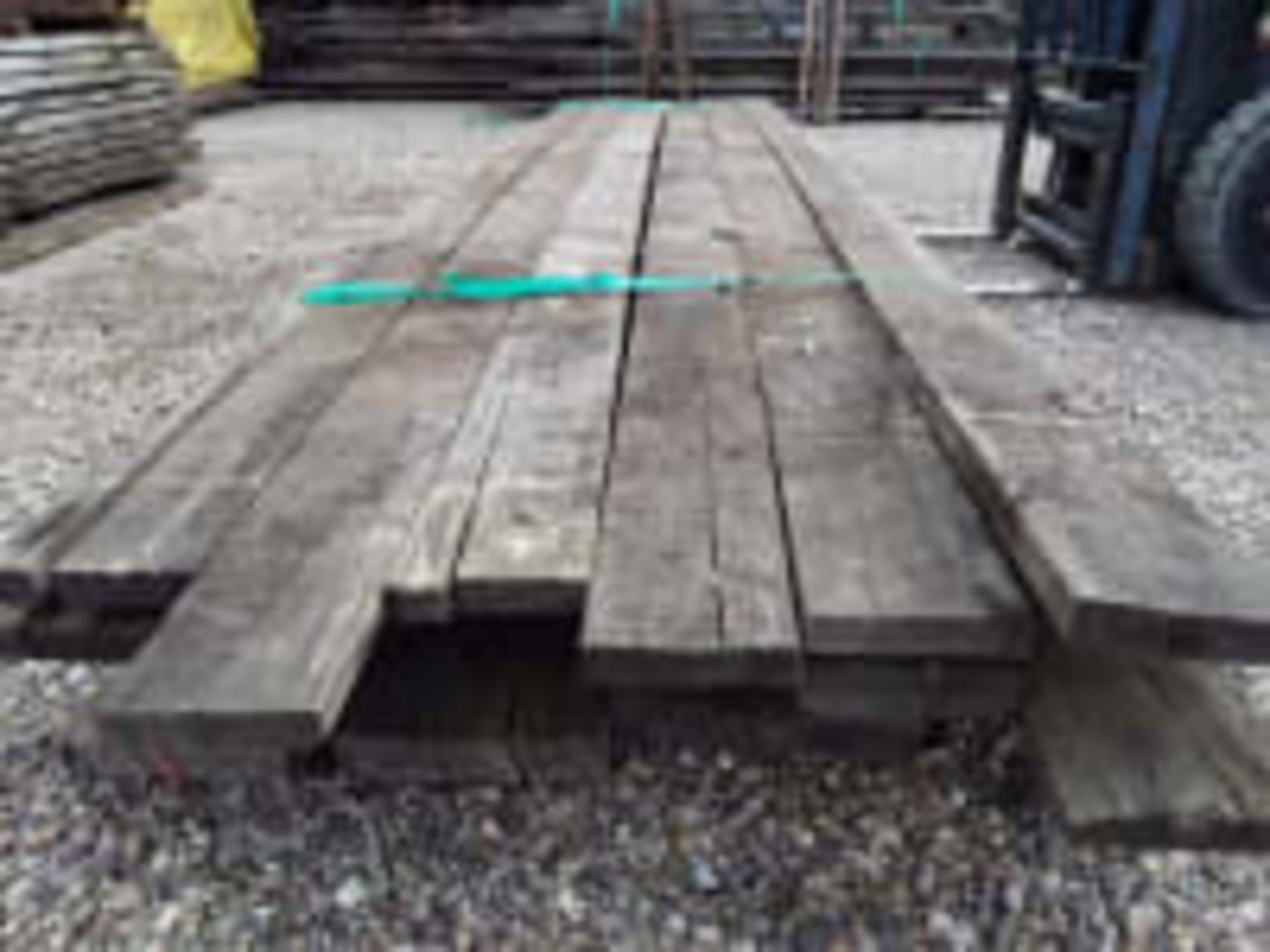 18 x Hardwood Air Dried Sawn Timber English Oak Square Edged Boards / Slabs - Image 3 of 8