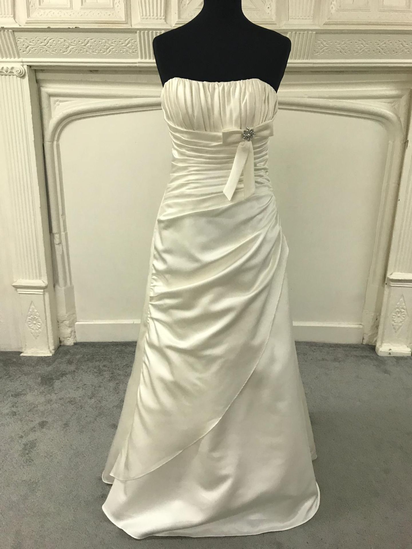 Alexia Wedding Dress Size 6 Ivory. Style 2946 - Image 4 of 5