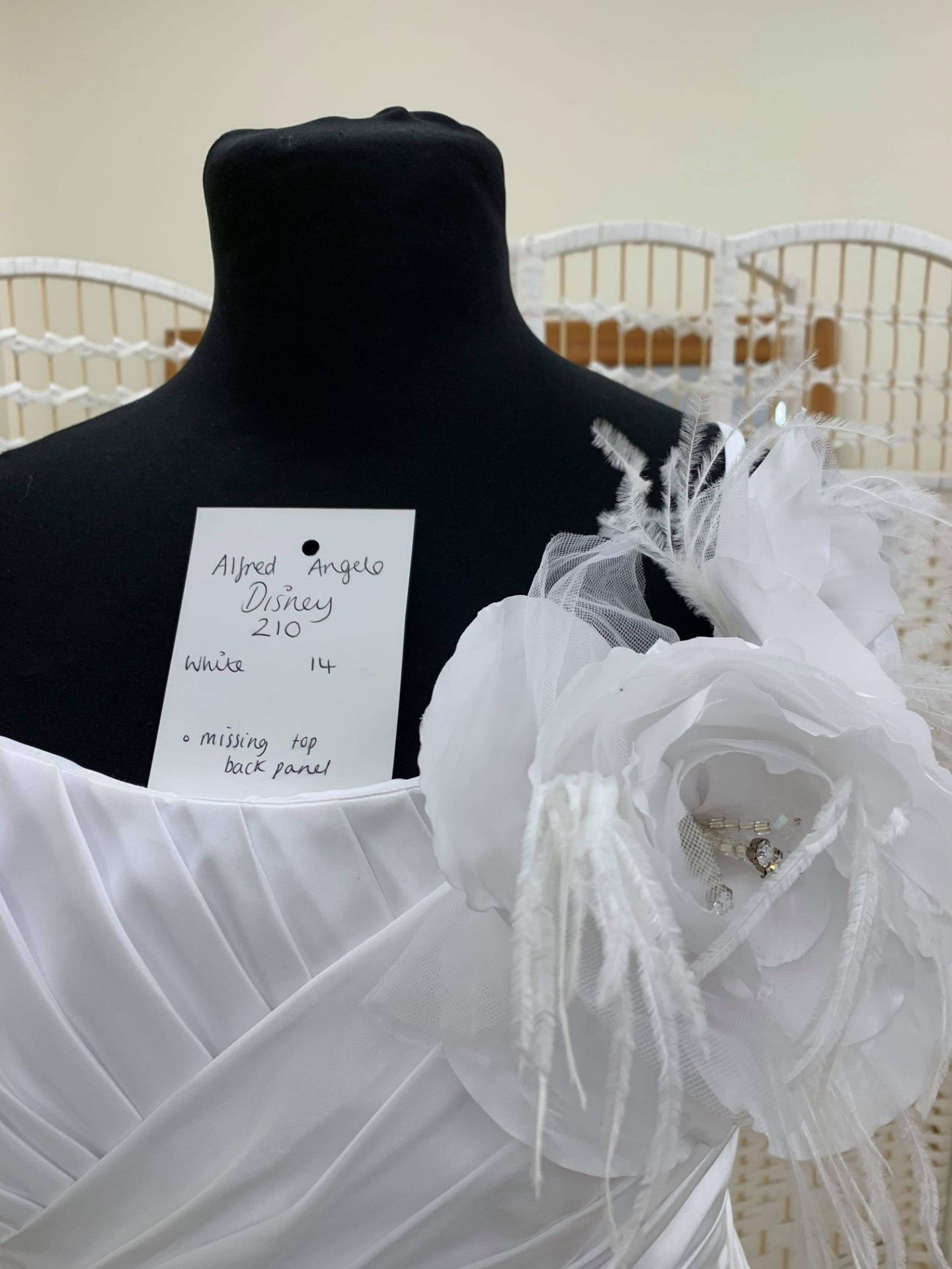 Disney Fairytale Weddings Princess Bridal Collection. Ivory Wedding Dress in Size 12-14.
