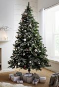 (133/6H) RRP £99. New Jersey Spruce 6ft Christmas Tree. (Height 180 Diameter 102cm 690 Tips) (AS...
