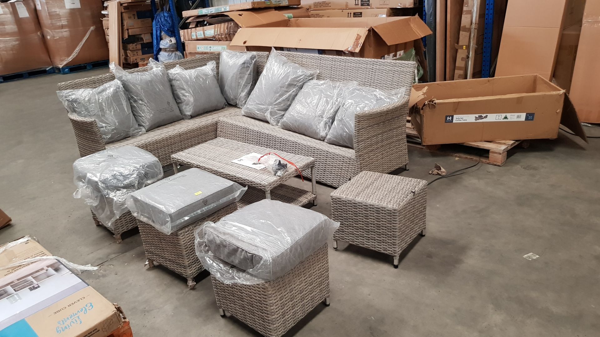 (6/P) RRP £1300 (When Complete – No Large Table). Hartington Florence Collection Corner Sofa Set