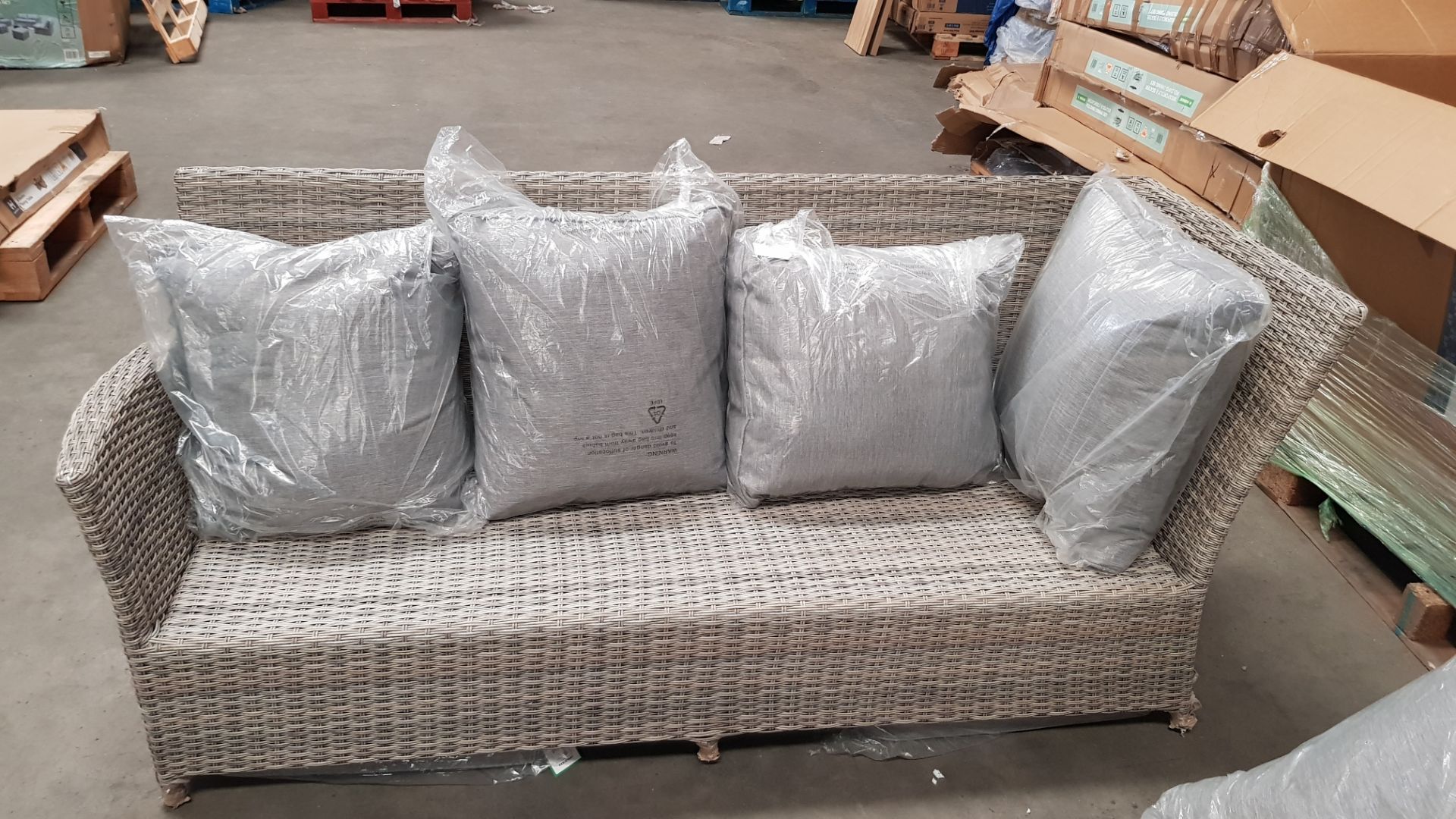 (6/P) RRP £1300 (When Complete – No Large Table). Hartington Florence Collection Corner Sofa Set - Image 4 of 13