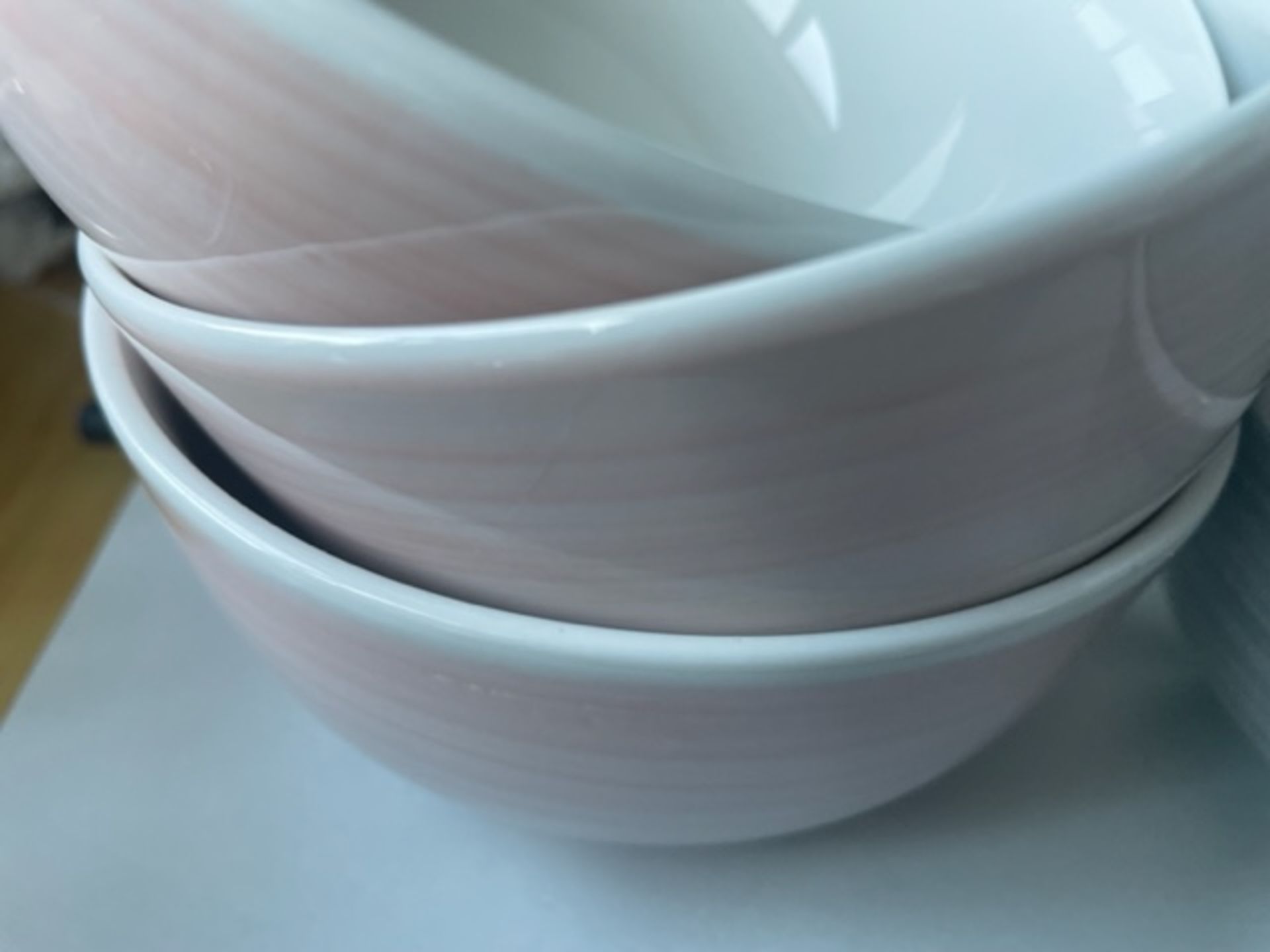New 6 Soup / Cereal Bowls 3 X Pink 3 X Grey - Image 3 of 3