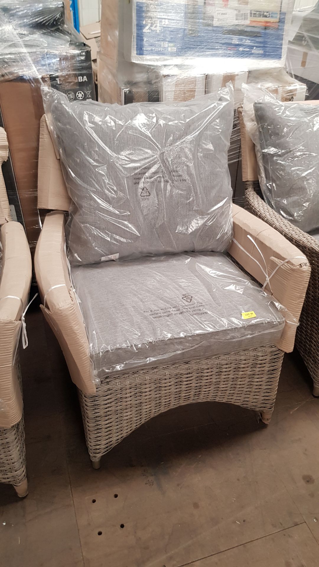 (30/Mez) RRP £299 (When Complete). Hartington Florence Collection Armchair With 2x Cushion. (Unit... - Image 3 of 3