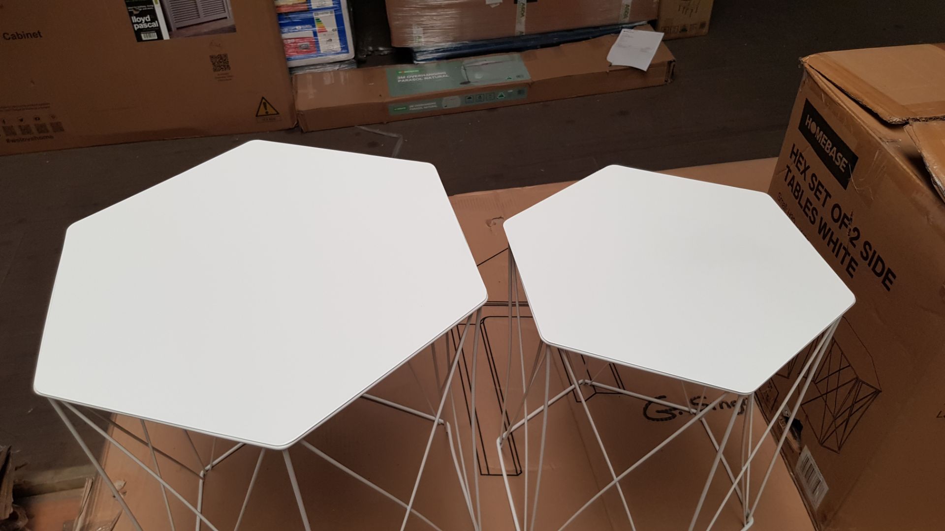 (44/Mez) 2x Items. 1x Hex Set Of 2 Side Tables White RRP £30 Small: (H39x W35x D30cm). Large: (H4... - Image 11 of 17