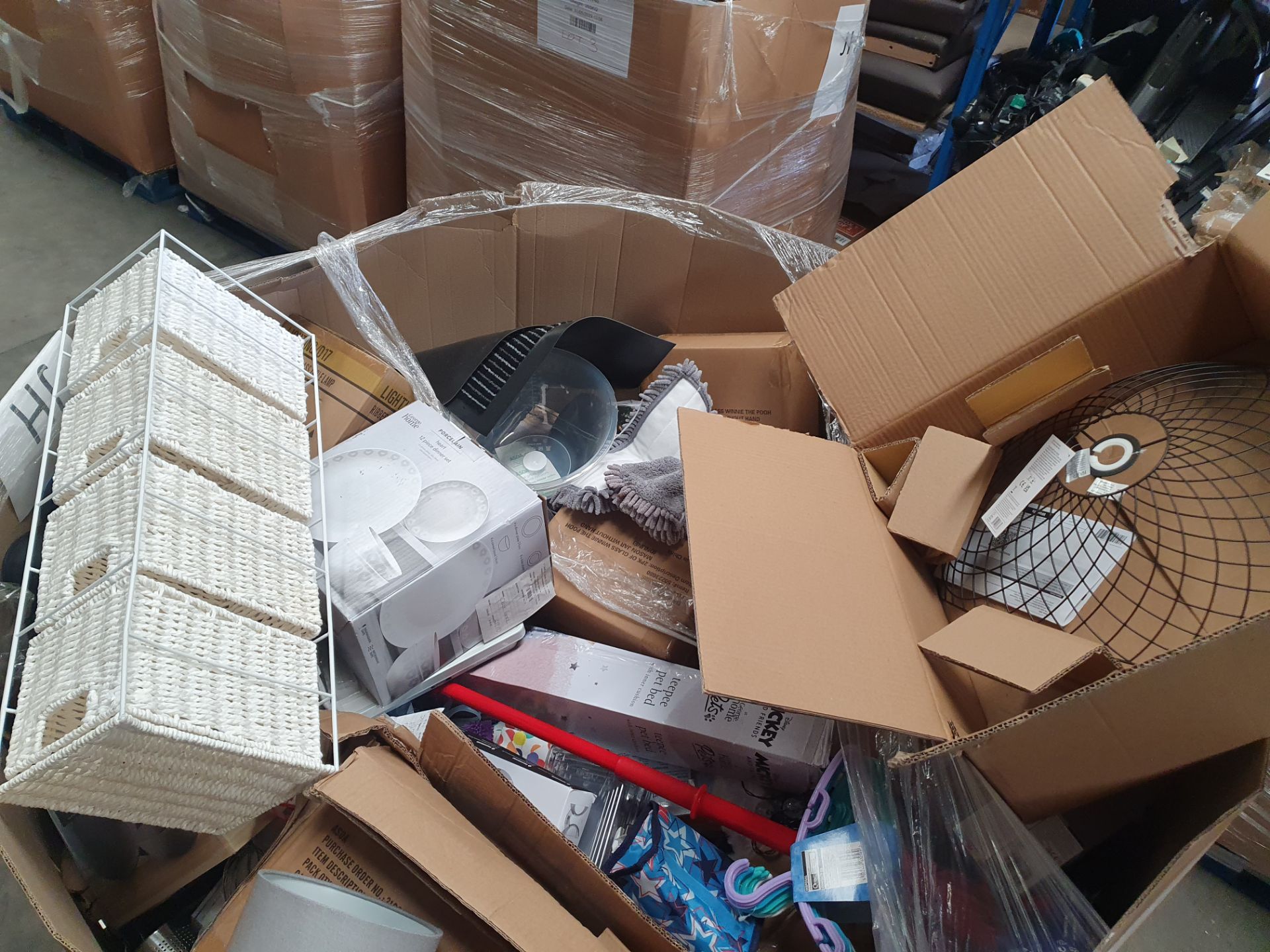 1x 263KG Lucky Dip Pallet Created 29/05/2022. Mixed Items To Include: Disney Teepee Pet Bed. Ligh... - Image 6 of 24