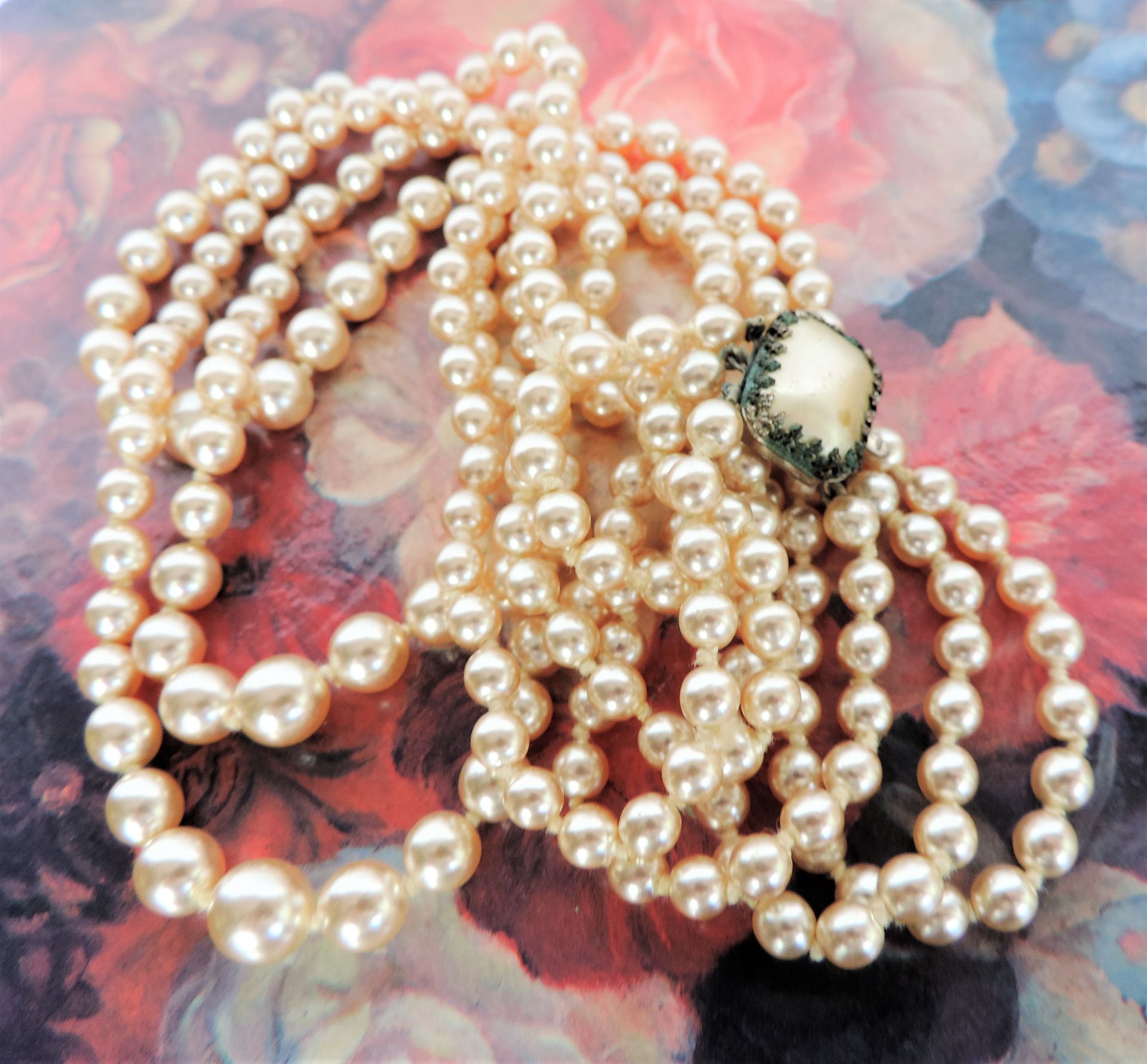 Vintage 23 inch Triple Strand Graduated Pearl Necklace - Image 2 of 2