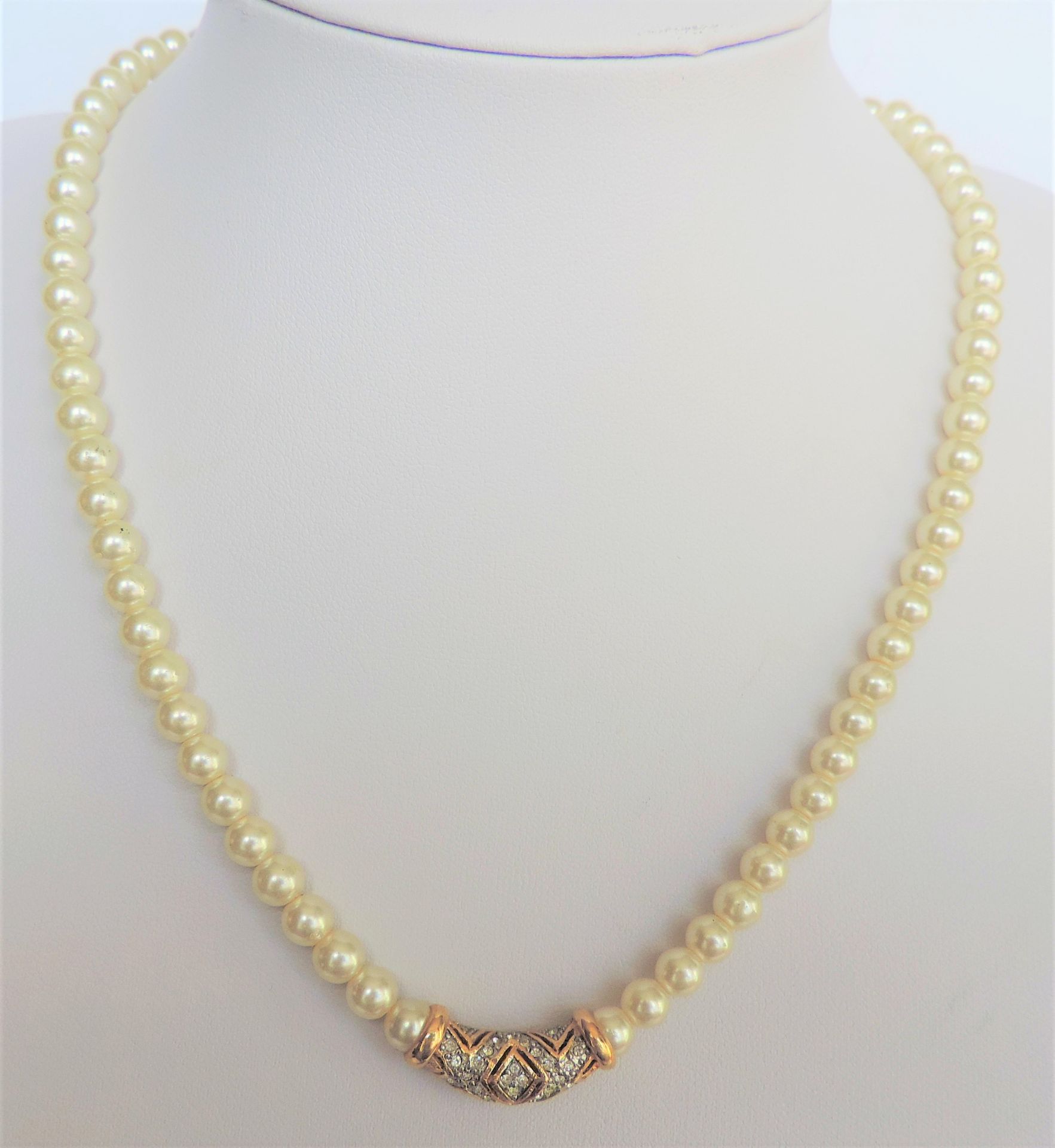 Pearl and Crystal Necklace 18 inches