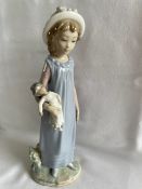 Lladro figurine Belinda with her doll 5045