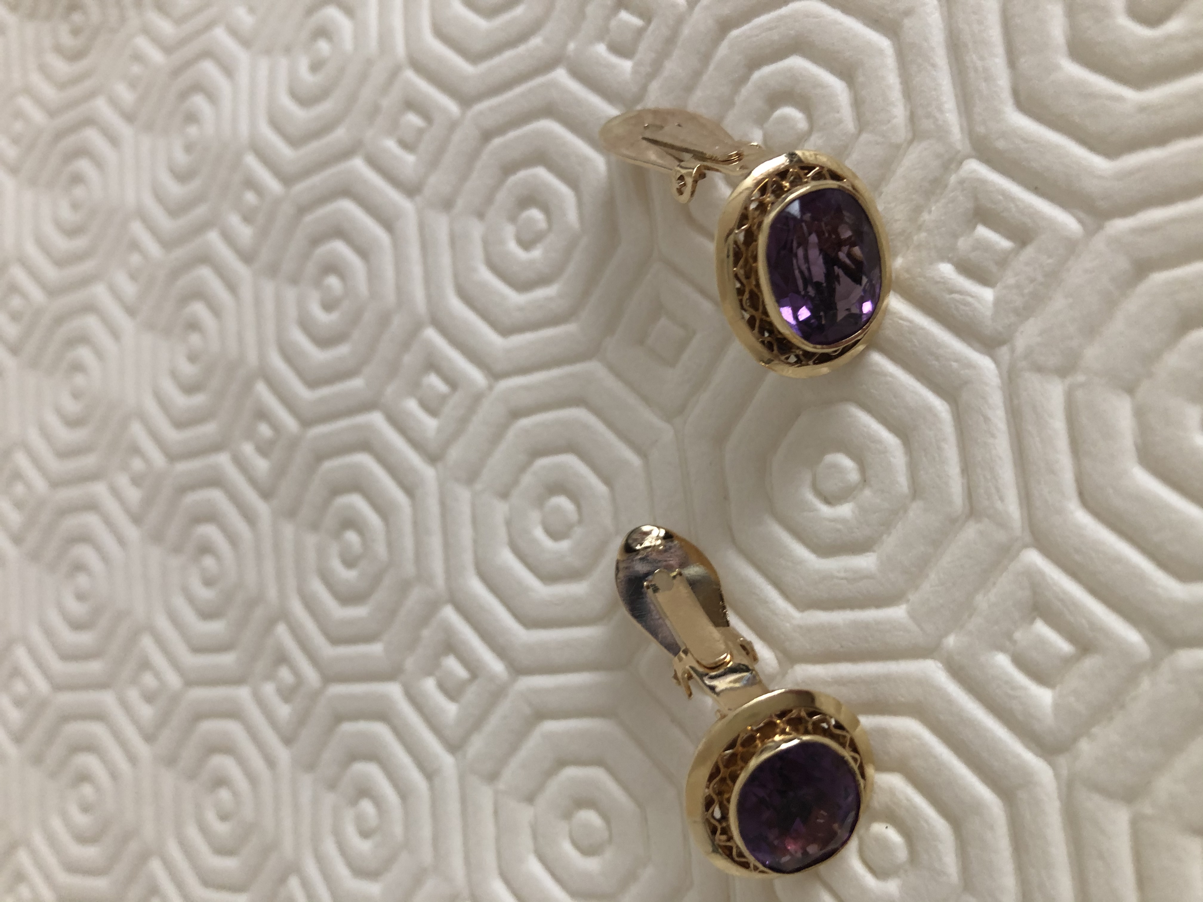 Pair of earrings 18 karat gold with amethyst stones - Image 3 of 5