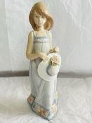 Lladro 5643 'Cathy' 'Girl with the straw hat'