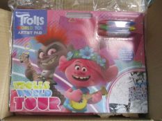 100pcs Brand new Trolls A3 art set with colour books and crayons - rrp £4.99 each - 100pcs in l
