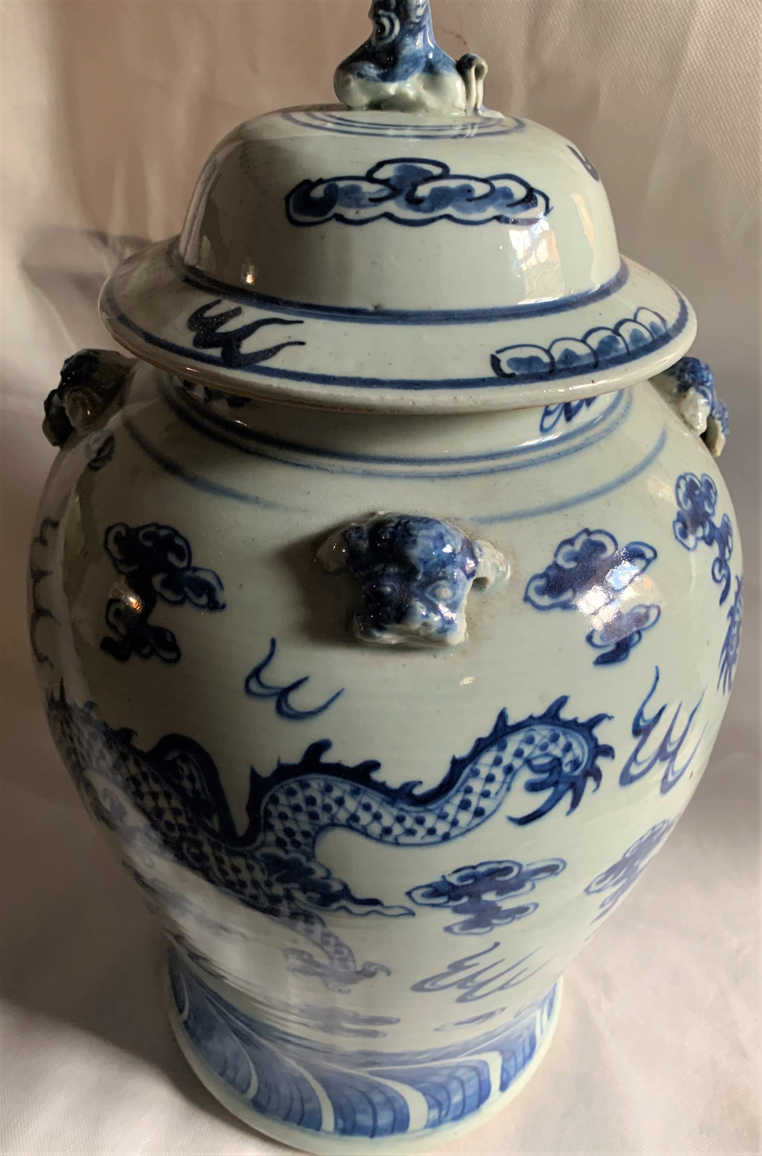 Magnificent Large Blue And White lidded Chinese Dragon Vase - Image 8 of 8