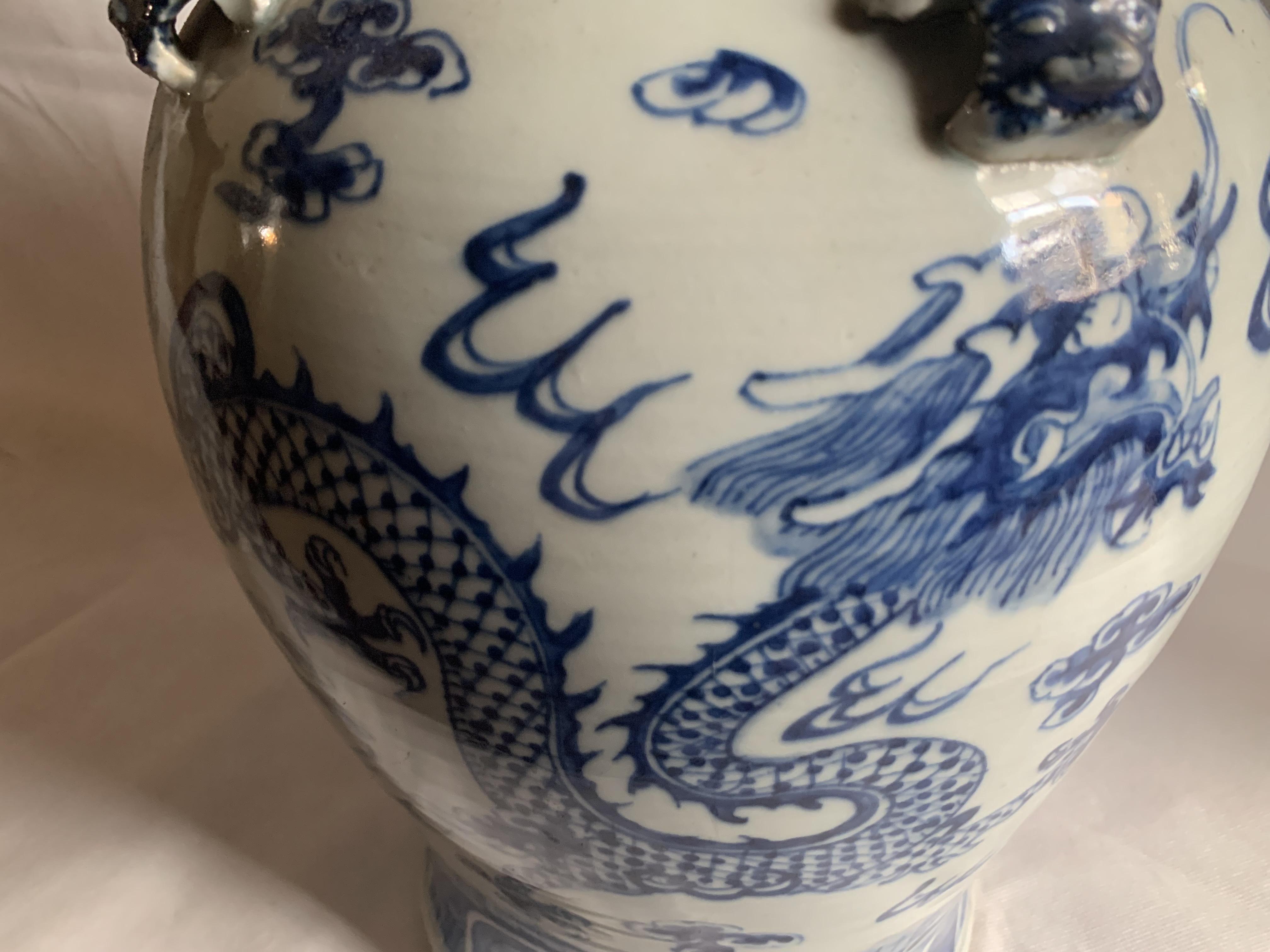 Magnificent Large Blue And White lidded Chinese Dragon Vase - Image 2 of 8